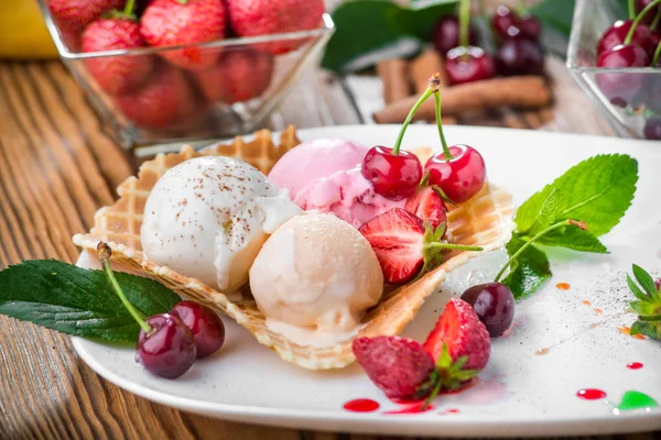 Berry ice creams — Stock Photo, Image