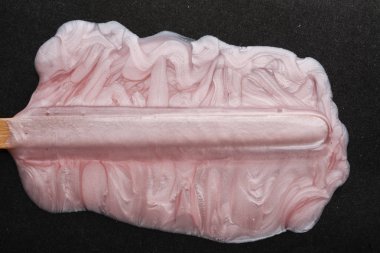 parlak tırnak cilası,