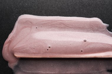 parlak tırnak cilası,