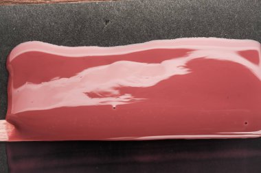 parlak tırnak cilası,