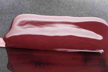 parlak tırnak cilası,