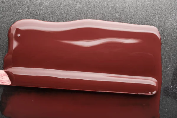 parlak tırnak cilası,