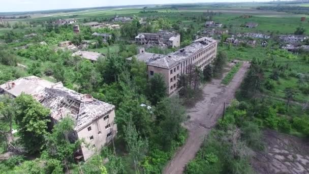 Ucraina, orașul Peschanka, 09 18 16. ATO, război, case distruse — Videoclip de stoc