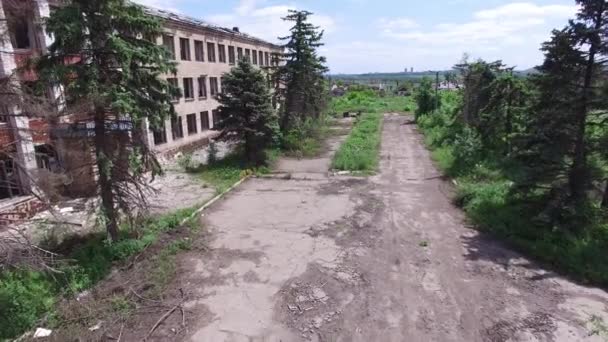 Україна, місто Піщанка 09 18 16. ATO, війни, зруйновані будинки — стокове відео