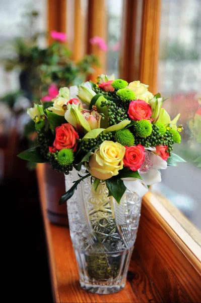 Wedding bouquet of different flowers — Stock Photo, Image