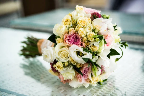 Wedding bouquet of different flowers — Stock Photo, Image