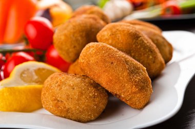 Bir tabağa Fast food, yemek