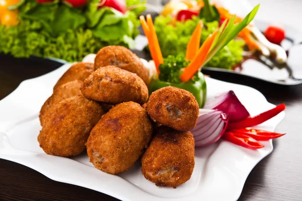 Fast Food essen, auf einem Teller — Stockfoto