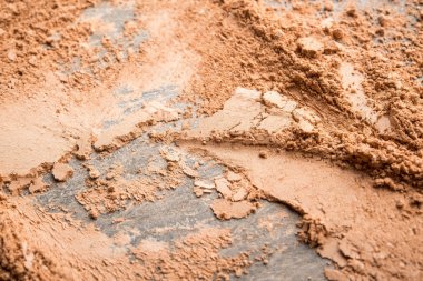 toz, toz yüzünde siyah bir arka plan için kompakt