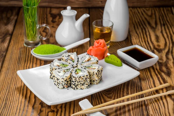 Cocina japonesa con mariscos frescos —  Fotos de Stock