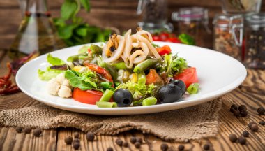 sağlıklı gıda güzel ve lezzetli yemekler bir plaka üzerinde