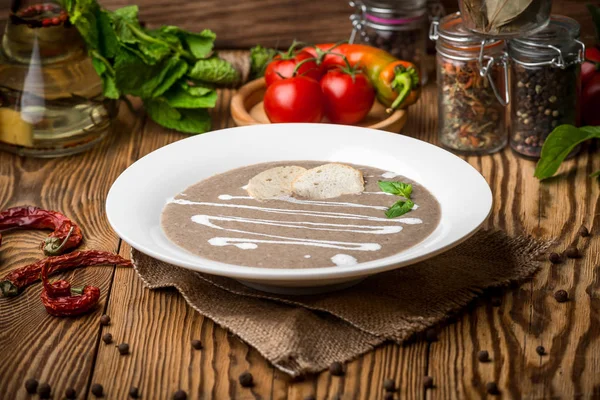 Gezond voedsel mooi en lekker eten op een plaat — Stockfoto