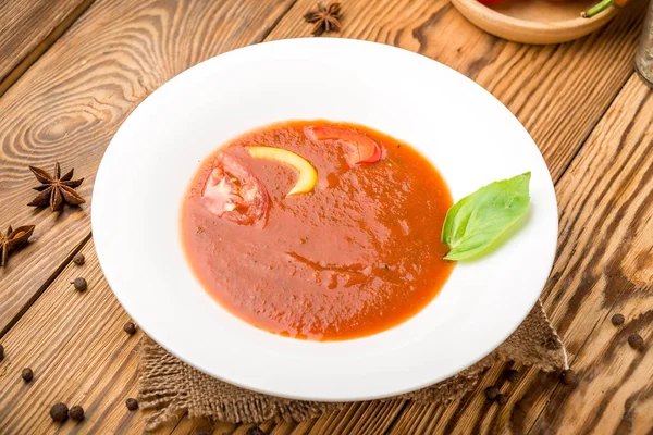 Gezond voedsel mooi en lekker eten op een plaat — Stockfoto