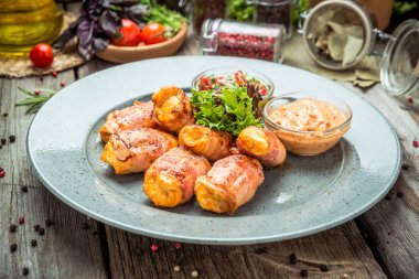 tavuk ızgara pastırma ile