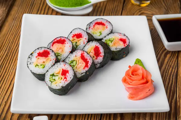 Cocina japonesa con mariscos frescos —  Fotos de Stock