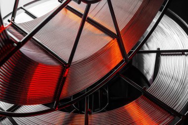 Kaynak Telleri, paslanmaz çelik, siyah bir arka plan