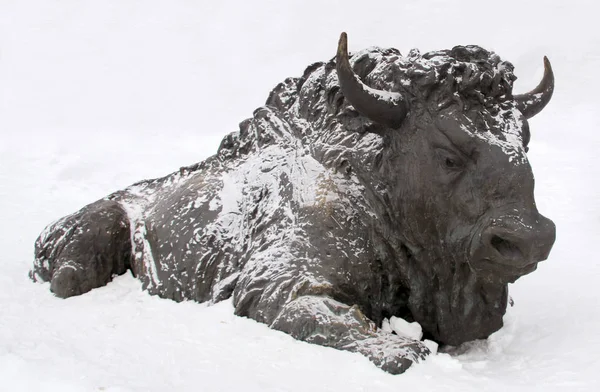 Chanty Mansijsk Russland Februar 2018 Eine Skulptur Eines Prähistorischen Bullen — Stockfoto