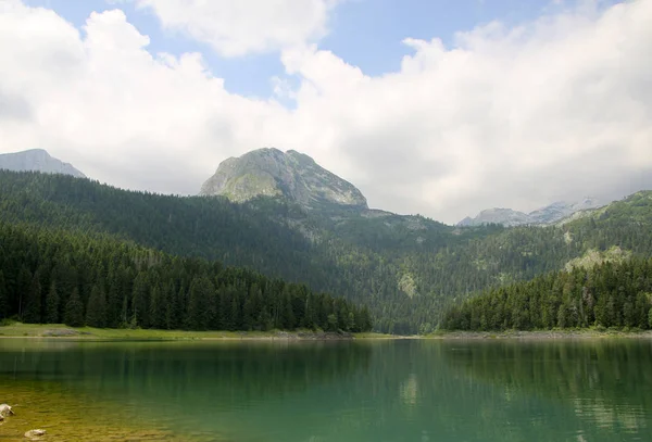 Kara Göl, Zablijak, Karadağ. Karadağ 'ın Durmitor Ulusal Parkı' ndaki Durmitor Dağı 'nda yer alan buzul gölü