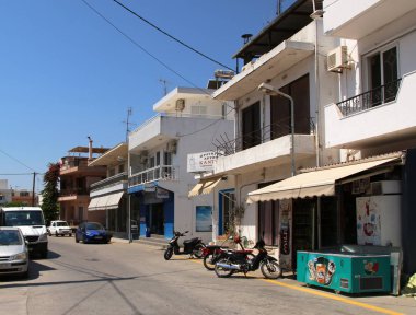Afandou, Rodos, Yunanistan - 28 Şubat 2020: Yunanistan 'ın Rodos kentindeki Afandou köyünde bir sokak