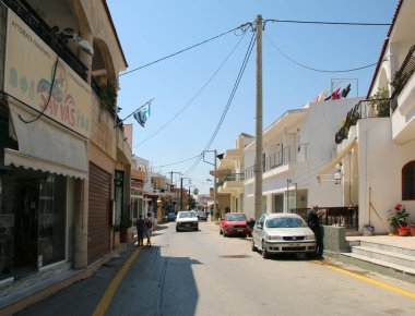 Afandou, Rodos, Yunanistan - 28 Şubat 2020: Yunanistan 'ın Rodos kentindeki Afandou köyünde bir sokak