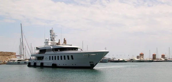 Rhodes Greece June 2019 Motor Yacht Megan Enters Mandraki Harbour — Stock Photo, Image