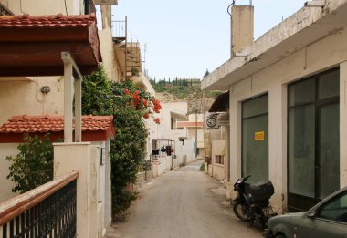 AFANDOU, RHODES, GREECE - 20 Mayıs 2020: Afandou, Rodos, Yunanistan 'da Sokak