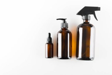 Cam şişelerde plastik olmayan ekolojik kozmetik konsepti