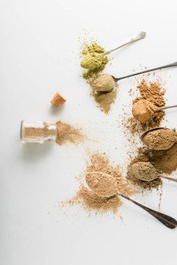 Yüz ve saç bakımı için Ayurvedic kozmetik ubtan