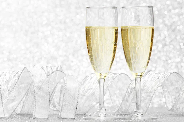 Шампанское и лук — стоковое фото
