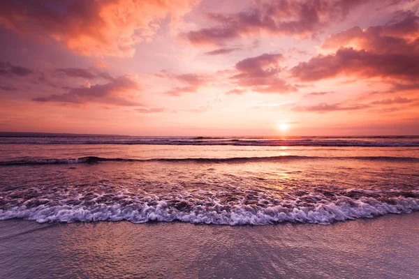 Hermosa puesta de sol mar — Foto de Stock