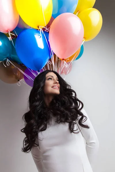 Mujer con globos de colores —  Fotos de Stock