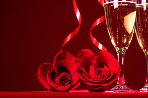 Champagne and roses — Stock Photo, Image