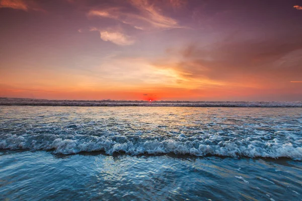 Zonsondergang in bali — Stockfoto