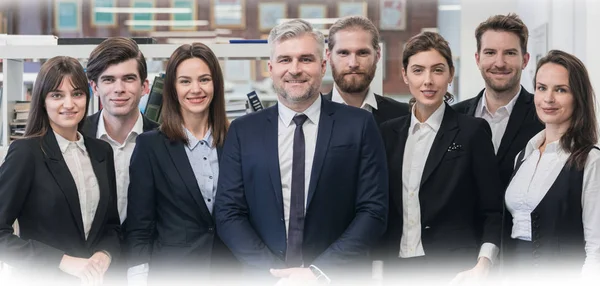 Groupe de gens d'affaires amicaux — Photo