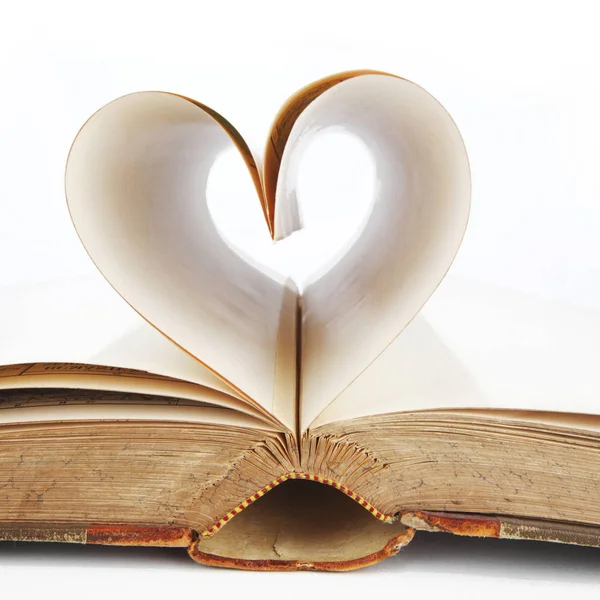 Heart from book pages — Stock Photo, Image