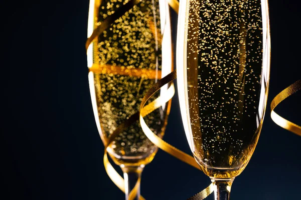 Twee glazen champagne. — Stockfoto