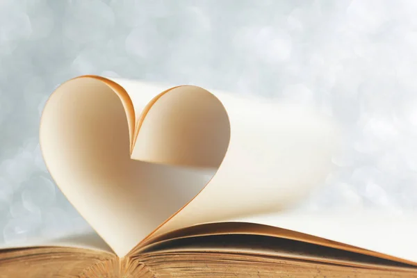 Book with pages shape of heart — Stock Photo, Image