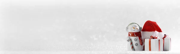 雪だるまのクリスマスのギフト — ストック写真