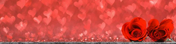 Herzen aus roten Rosen — Stockfoto