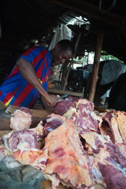 Afrika insanlar gıda satış için hazırlama 