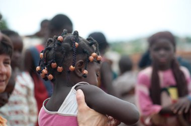 Kırsal alanda Afrikalı Çocuk