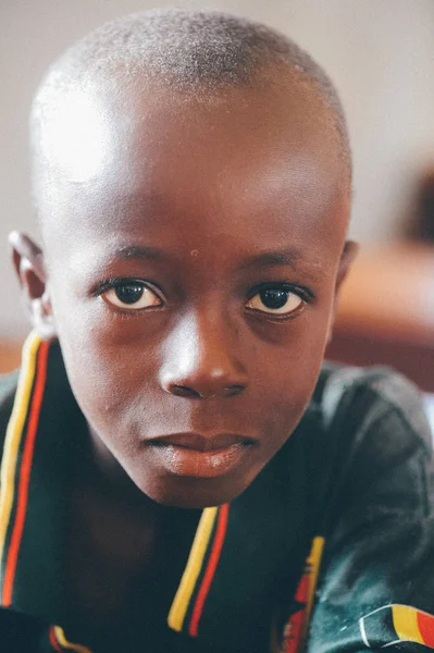Студент начальной школы Африки — стоковое фото