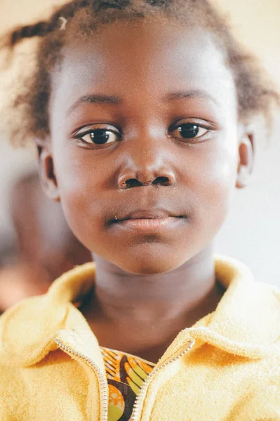 Студентка начальной школы Африки — стоковое фото