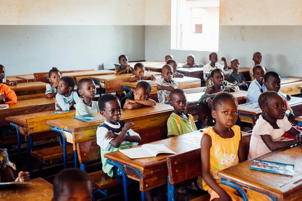 Élèves africains du primaire — Photo