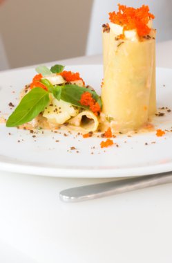 meze - et ve sebze ile peynir rulo