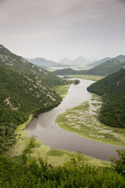 Rijeka Crnojevica, lake Skadar, Montenegro — Stockfoto