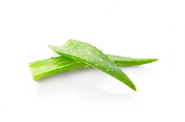 Aloe vera yaprakları damla