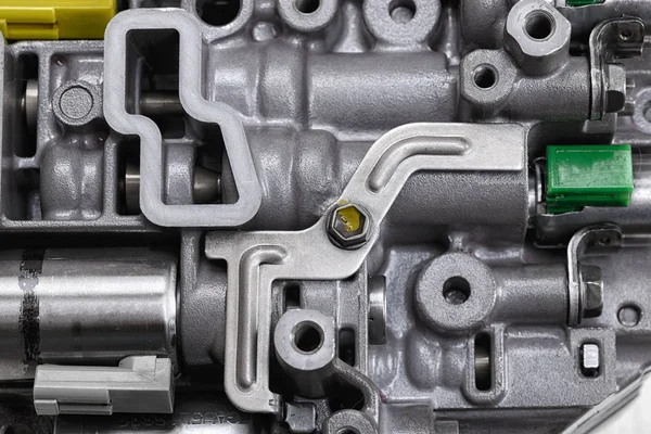 Pieza mecánica con componentes metálicos y válvulas hidráulicas —  Fotos de Stock