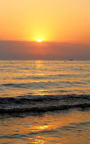 Fotos pôr do sol brilhante — Fotografia de Stock