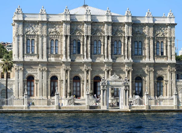 Magnifique palais historique Dolmabahce — Photo